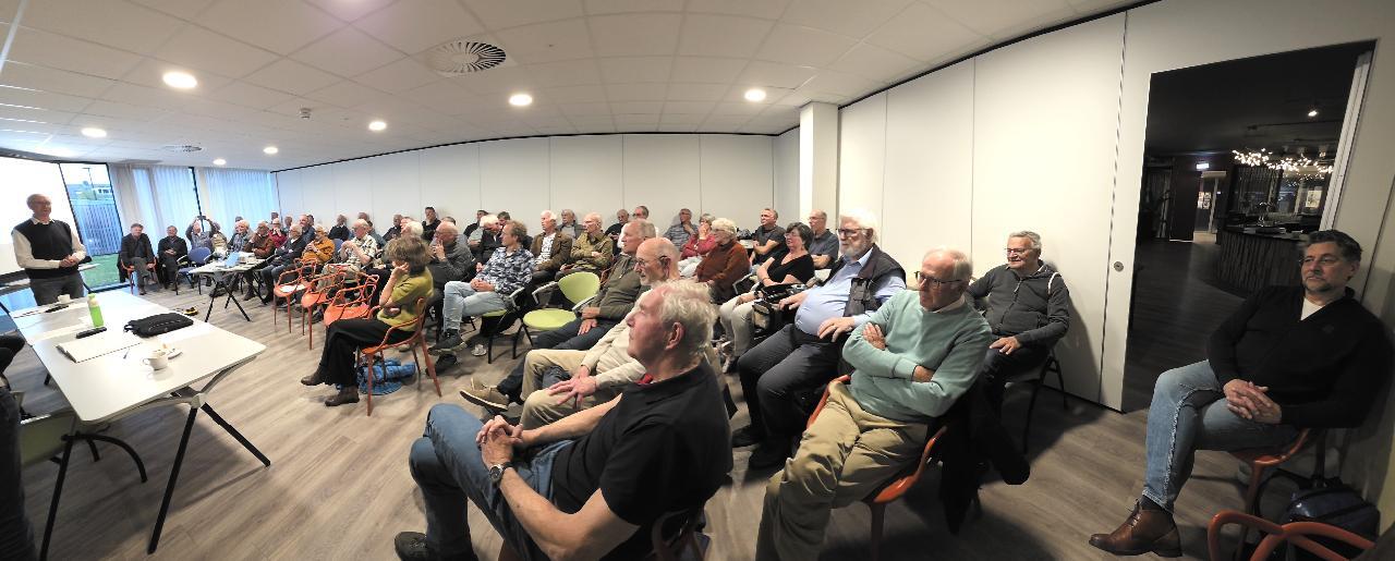 Impressie van een CALorie bijeenkomst met deelnemers in de zaal